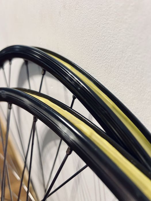 Zadbane Koła Shimano 600 Tricolor Mavic Open SUP CD 28 700c