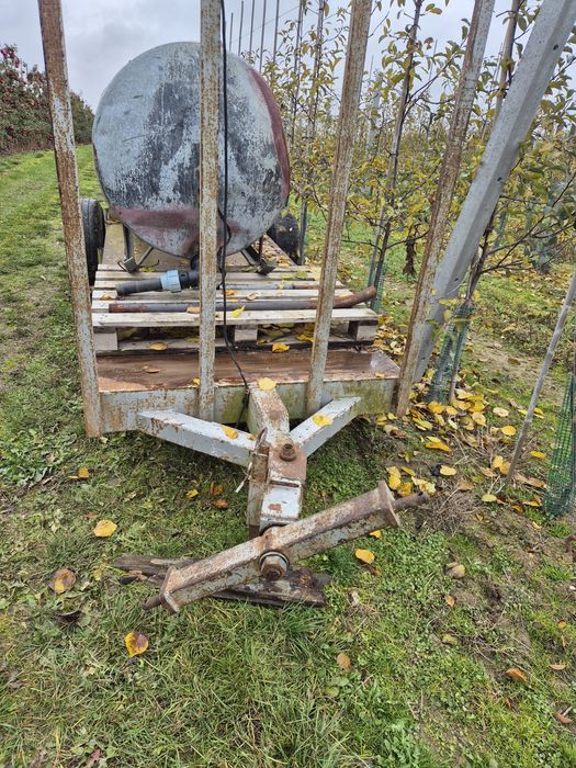 Przyczepa sadownicza