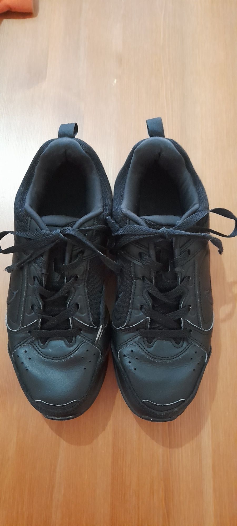 Sapatlhas Nike como novas