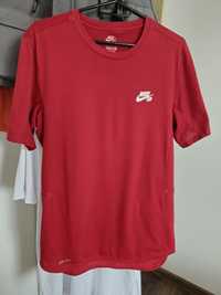 T-shirt Nike SB roz M. (duży napis z tylu)