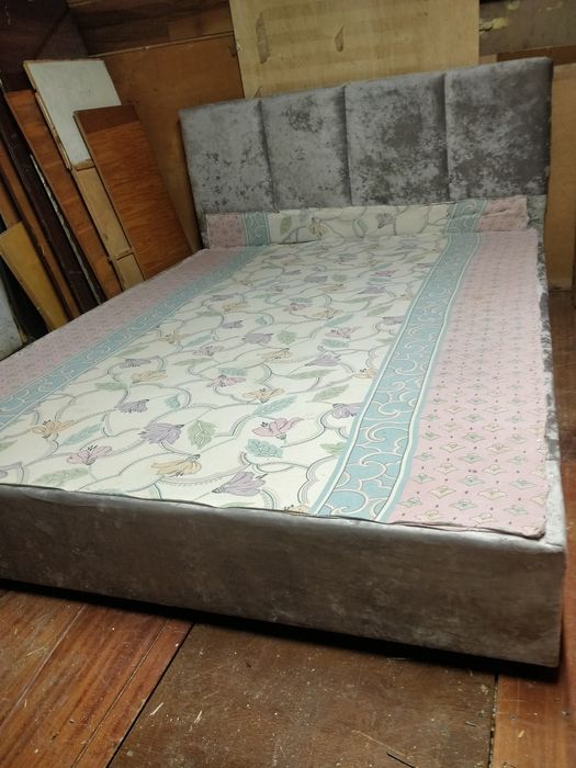 Ліжко двоспальне під матрас