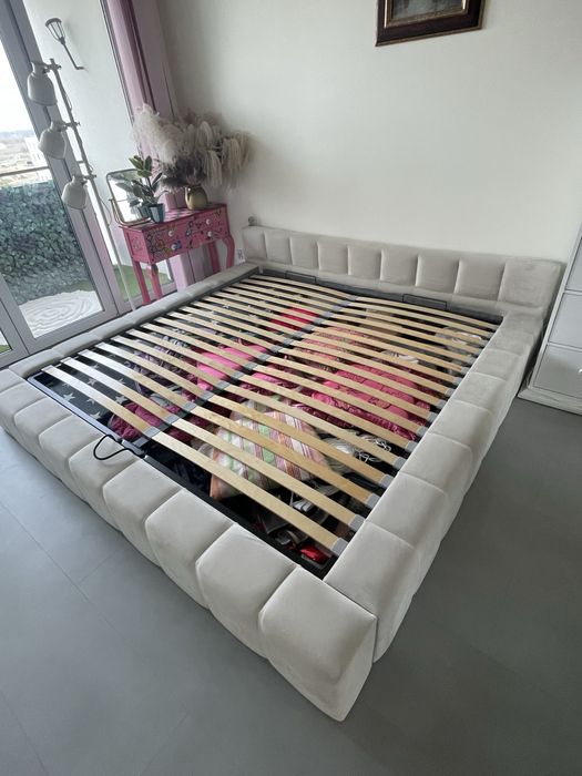 Łóżko do sypialni tapicerowane 200x200