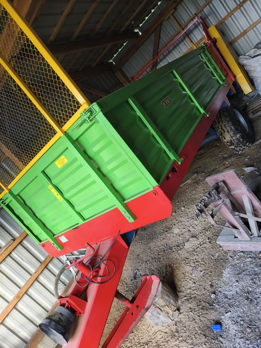 Rozrzutnik obornika jednoosiowy N250/1 4,0t JOL-MET

długość skrzyni