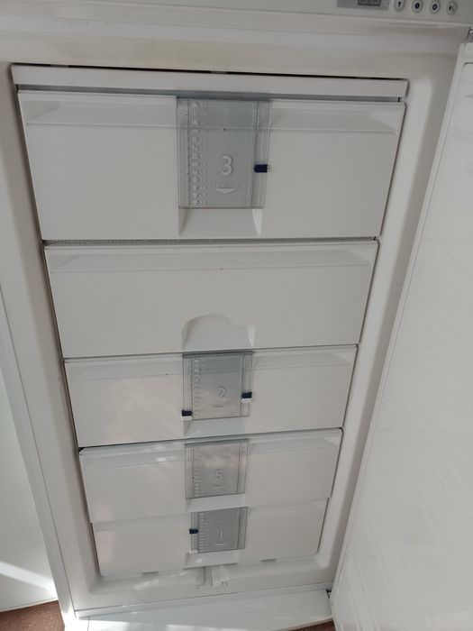 Продам морозильну камеру LIEBHERR Premium