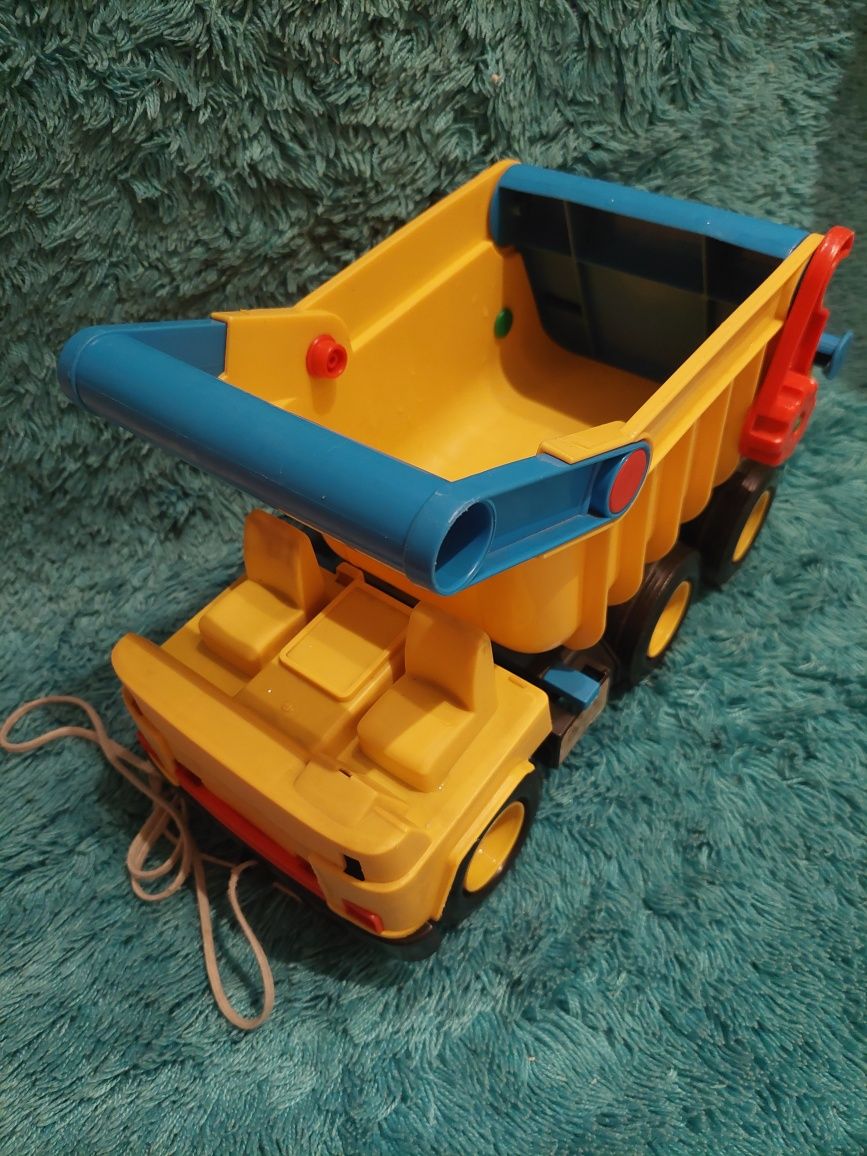 Duża wywrotka Wader / auto