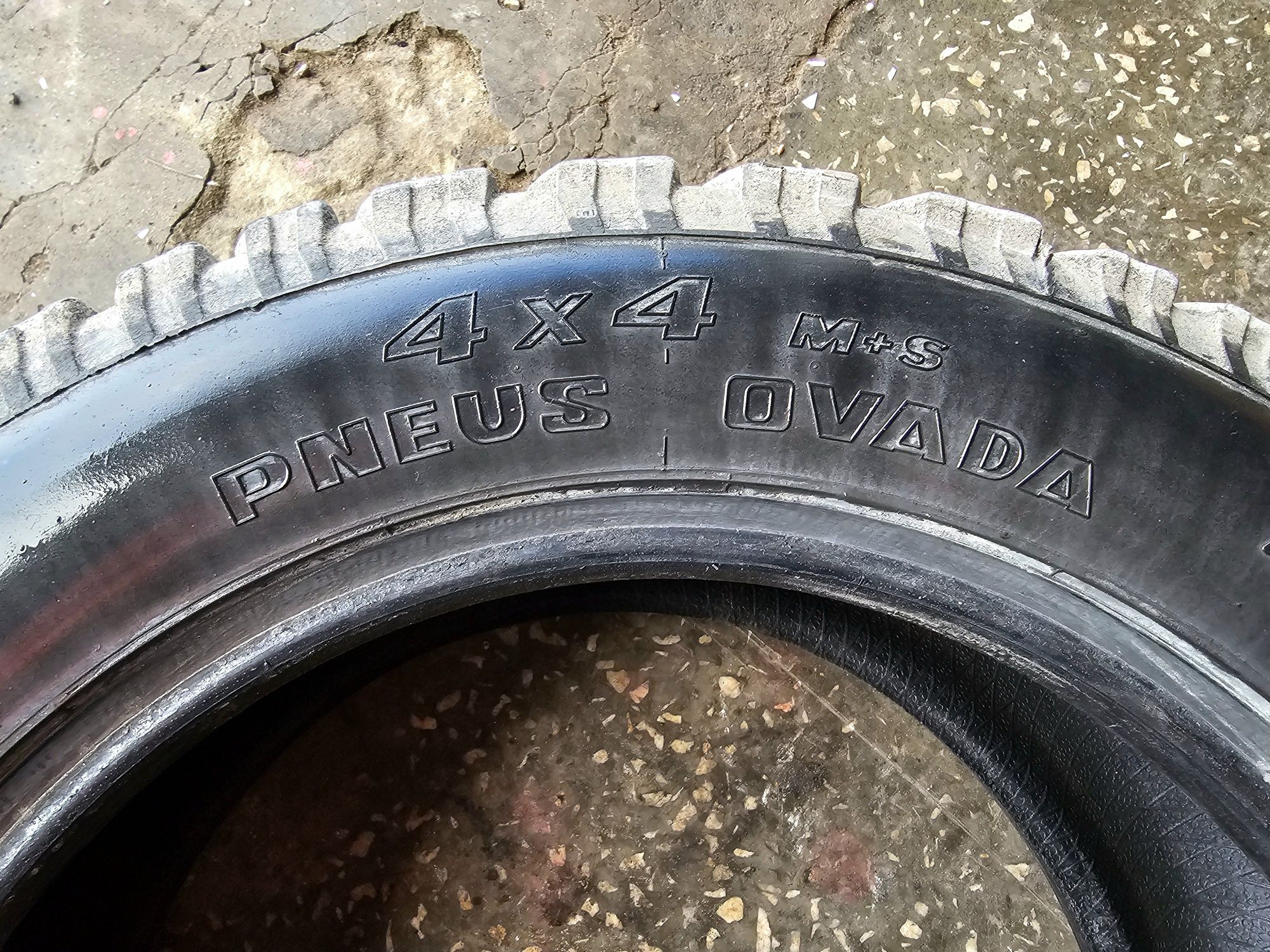 Zimowe opony terenowe PNEUS OVADA ALPI  235/60 R18