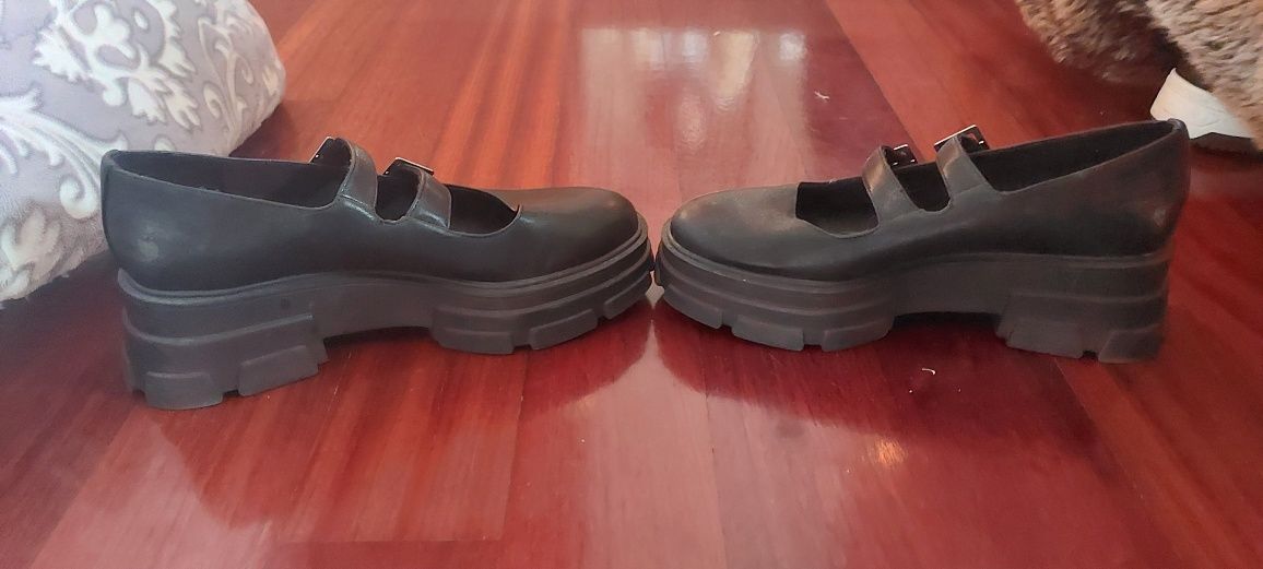 Sapato preto mulher