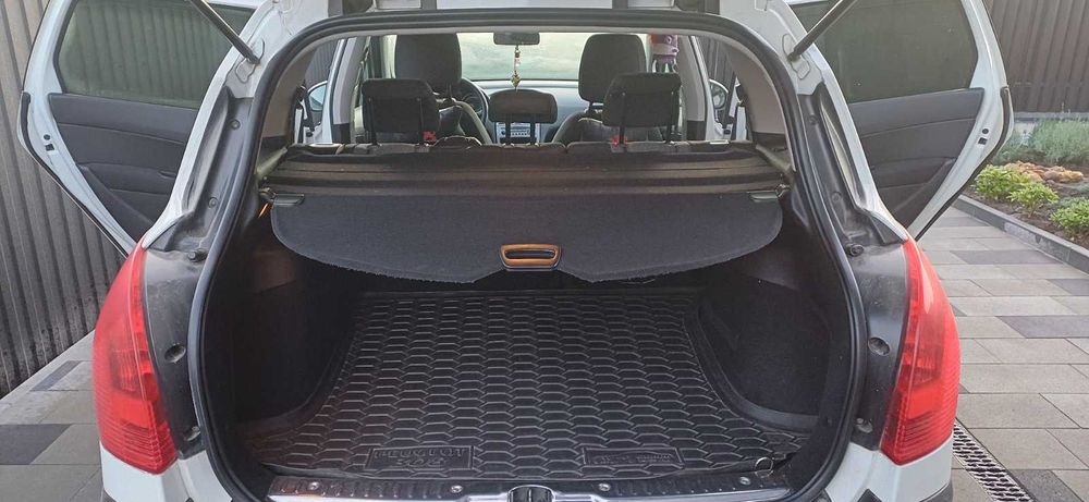 Автомобіль PEUGEOT 308 SW