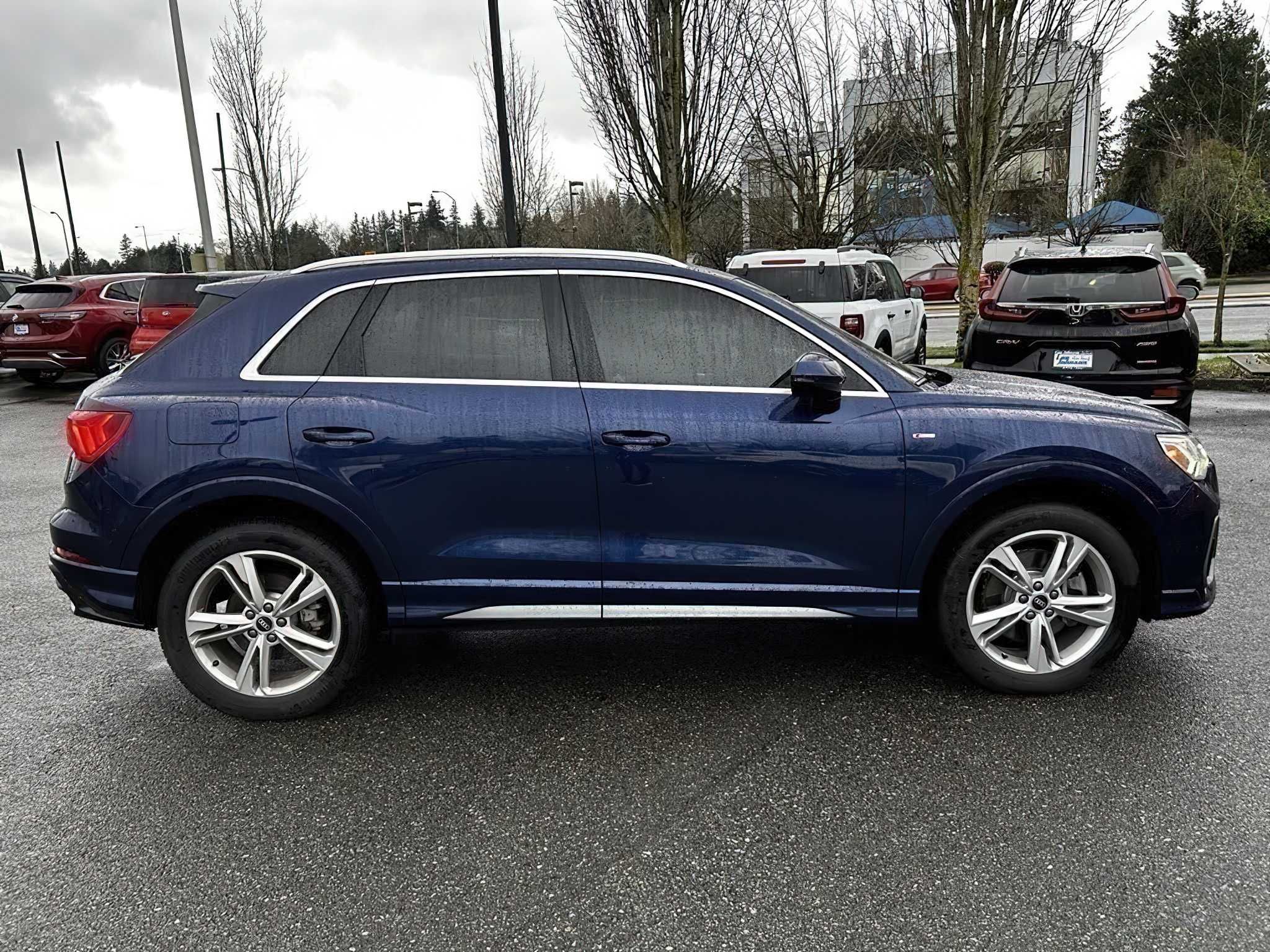 Audi Q3 2022 Blue