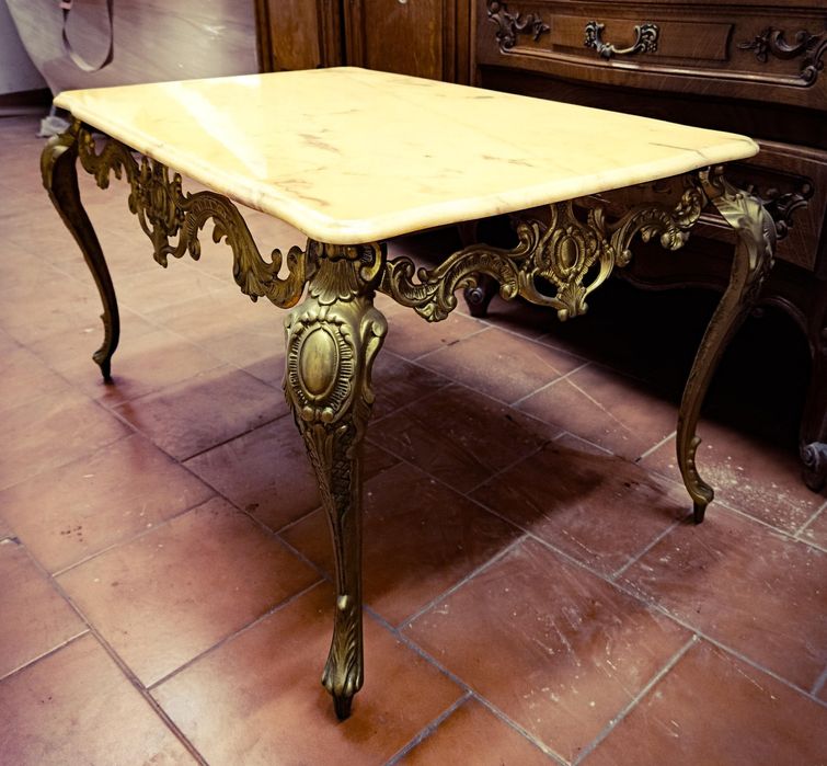 Stolik kawowy marmurowy