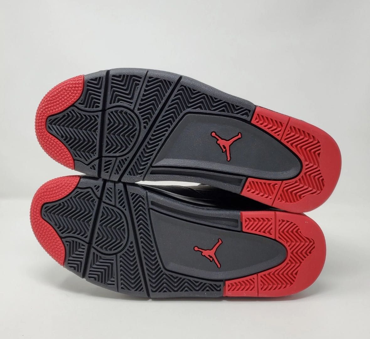Кроссовки Nike Air Jordan 4 RM Bred FQ7939-060