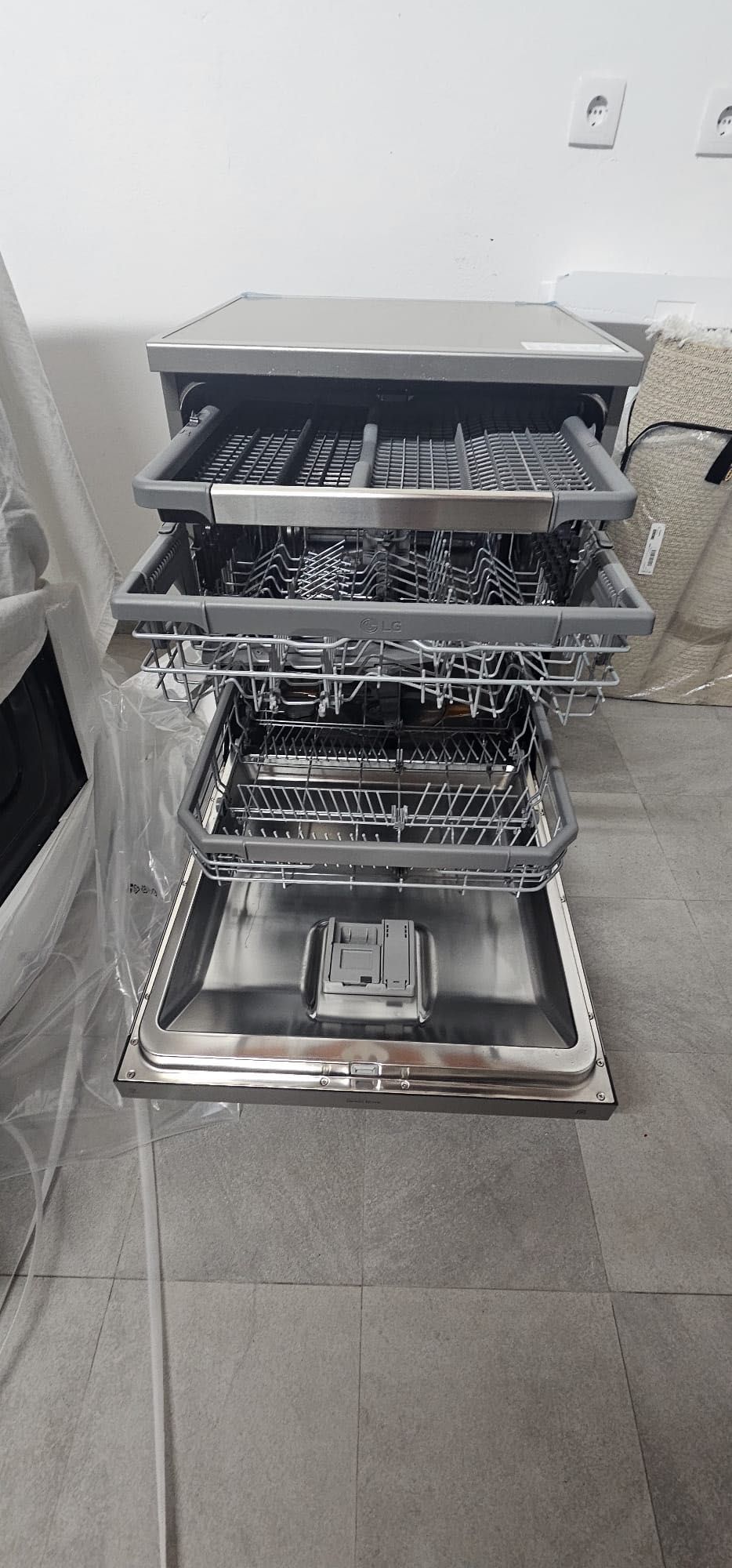 Vendo máquina semi nova LG