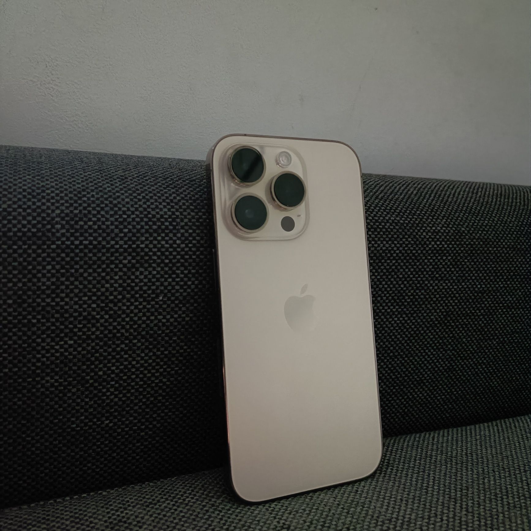 iPhone 14 pro biały