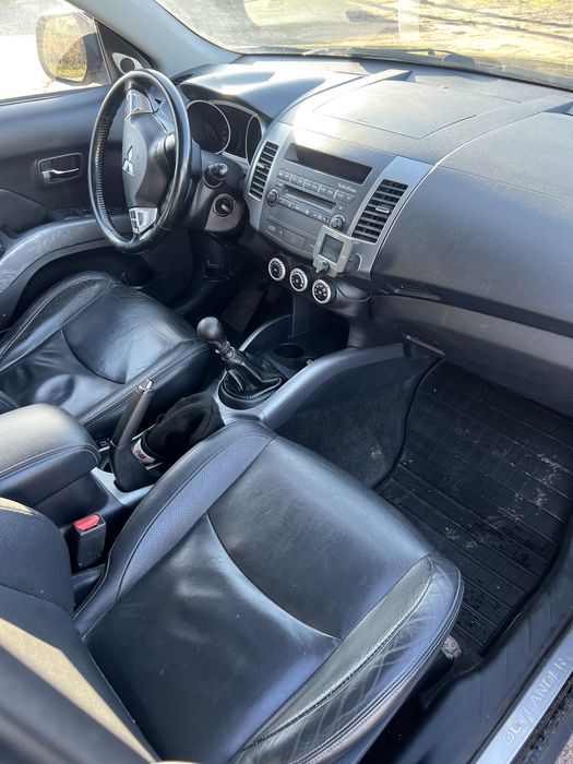Продам свіжопригнане авто мітсубісі аутлендер