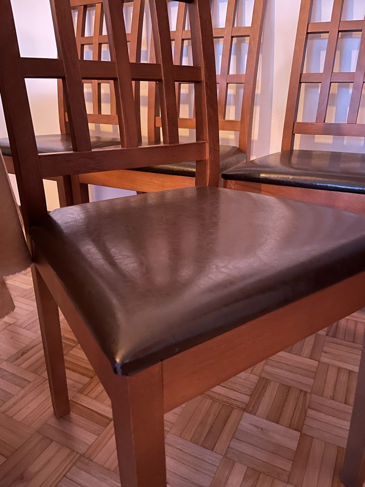 Cadeiras jantar em madeira