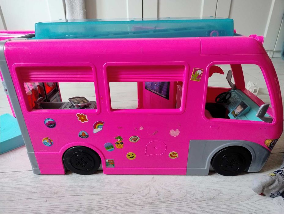 Kamper marzeń barbie zjeżdżalnia basen dream camper