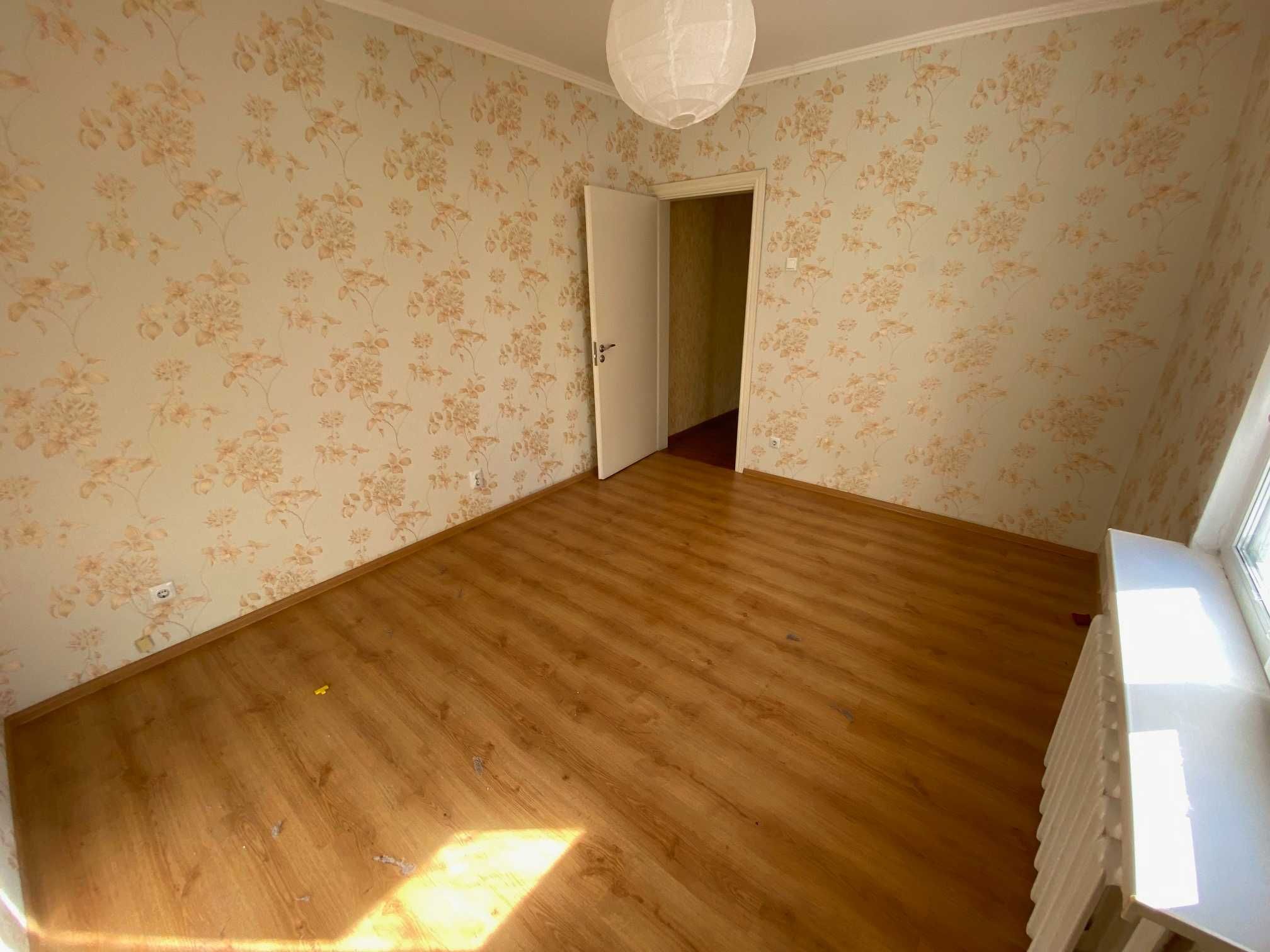 Продаж 2-к квартири 73,3 м2. м.Київ, вул.Драгоманова, 1-Б.   85000$
