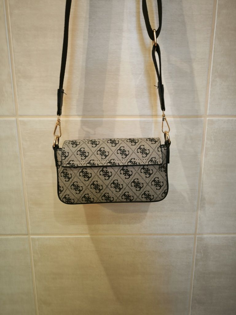 Torebka Guess monogram