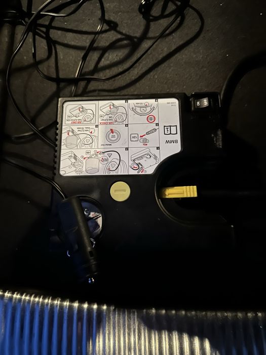 Compressor pneus isqueiro 12V em excelente estado e com pouco uso