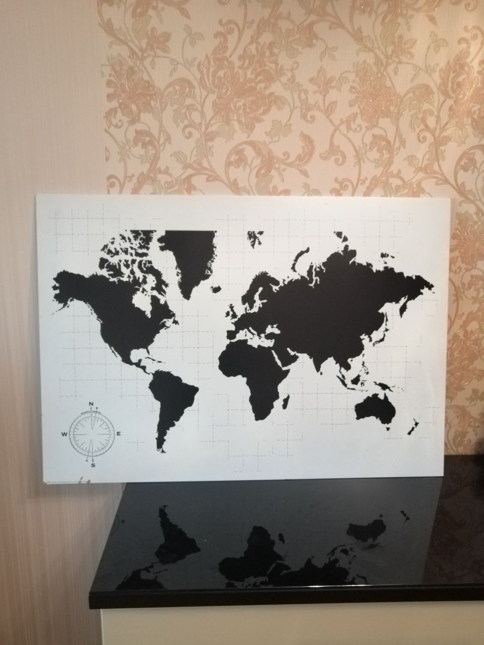 Карта світу деревяна
