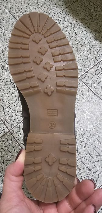 Оригинальные, замшевые ботинки " Tommy Hilfiger "/38.5р.