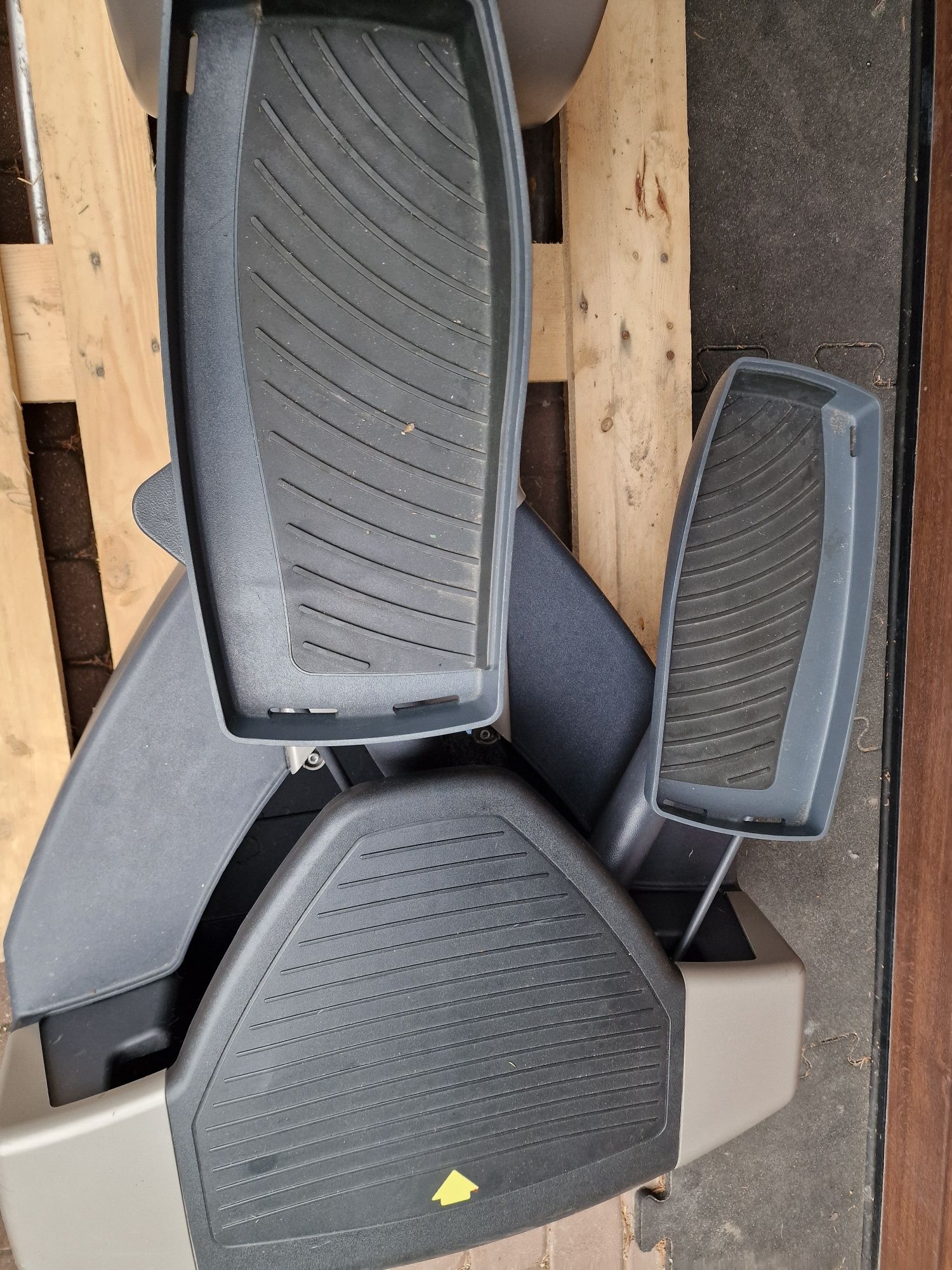 Orbitrek Technogym TV gry crossover exc 700
