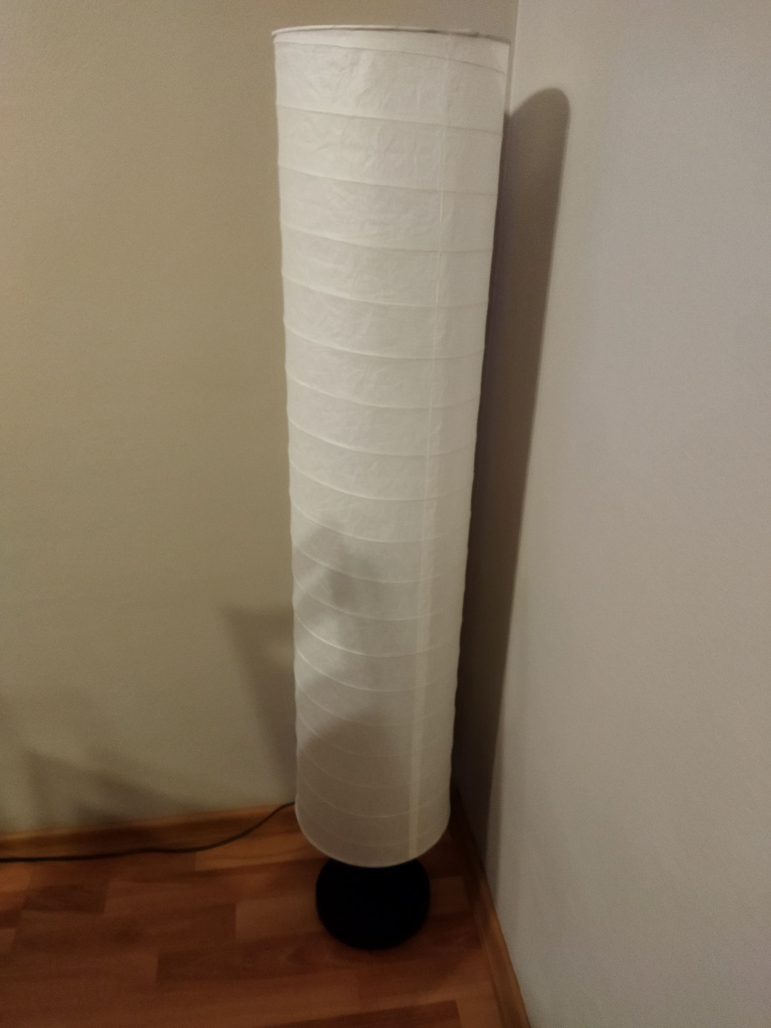 Lampa podłogowa stojąca
