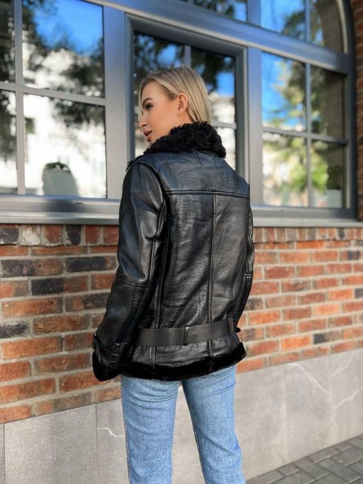 Дублянка з натуральним хутром на комірці