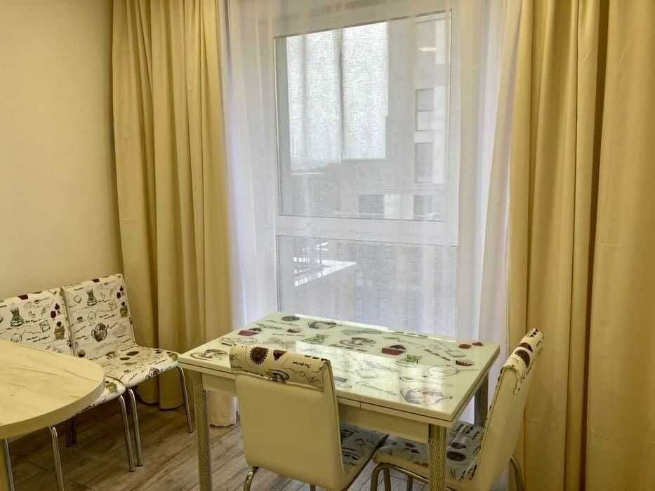 Здається 1-кімнатна квартира, на вул. Набережна Перемоги, 112-Д (к.1)