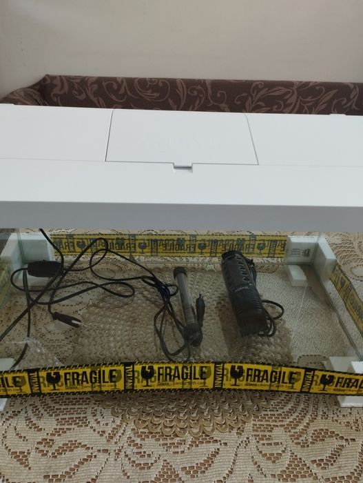 Sprzedam nowe akwarium z białą pokrywą i całym wyposażeniem. Aquatel