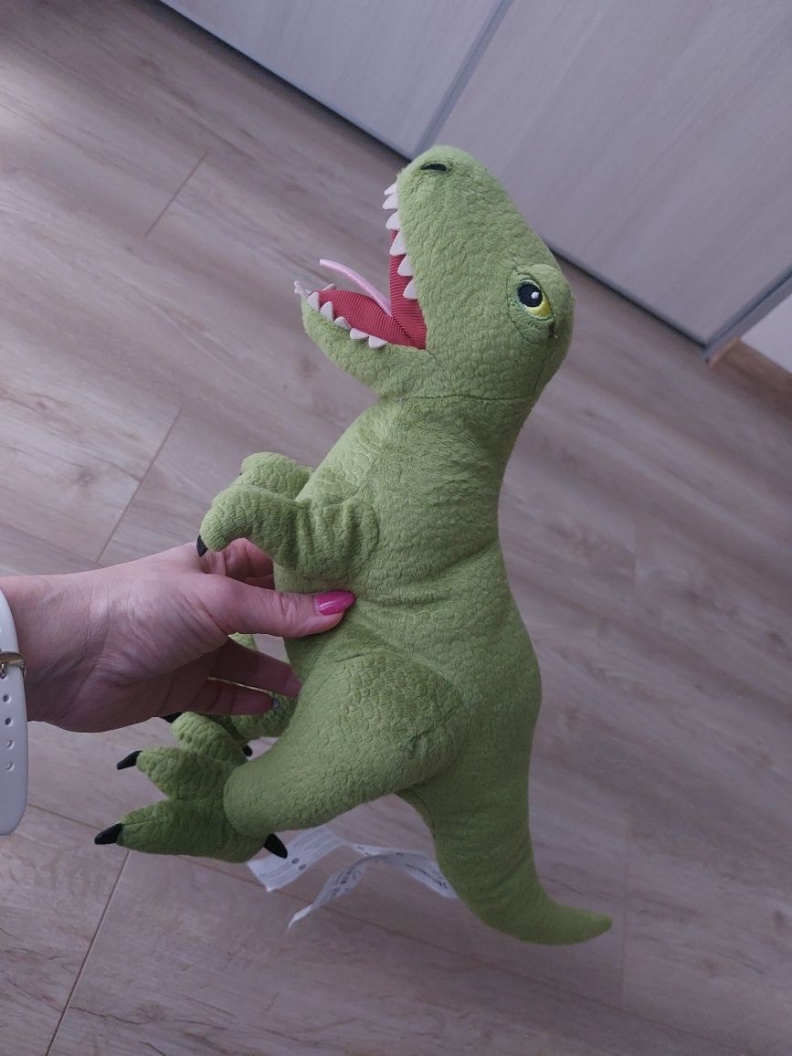 Dinozaur Ikea maskotka, Pluszak