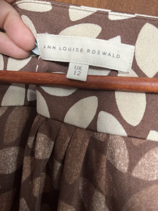 Jedwabna sukienka Ann Louise Roswald