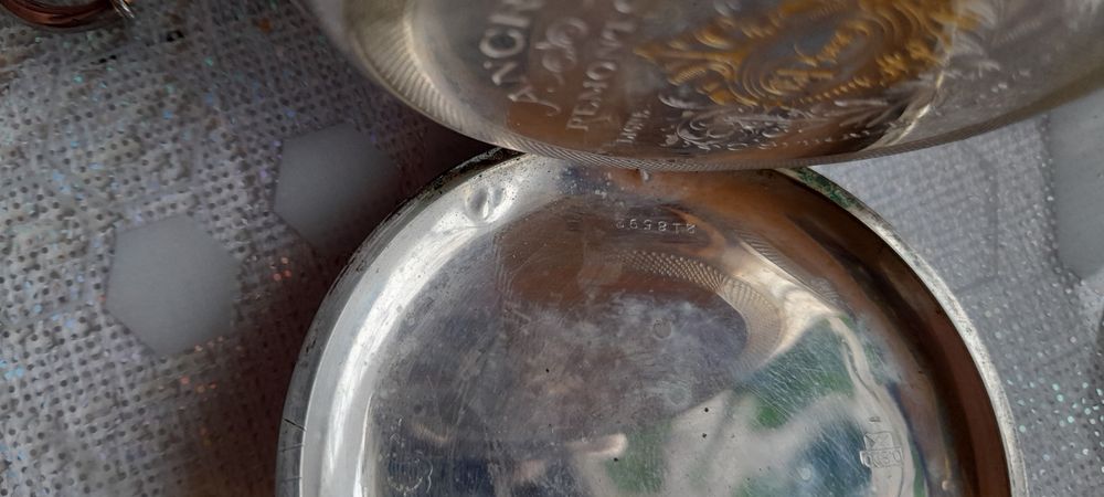 Серебряни Швейцарские часы ancre 15 rubis
Часы на уверенном ходу.Есл