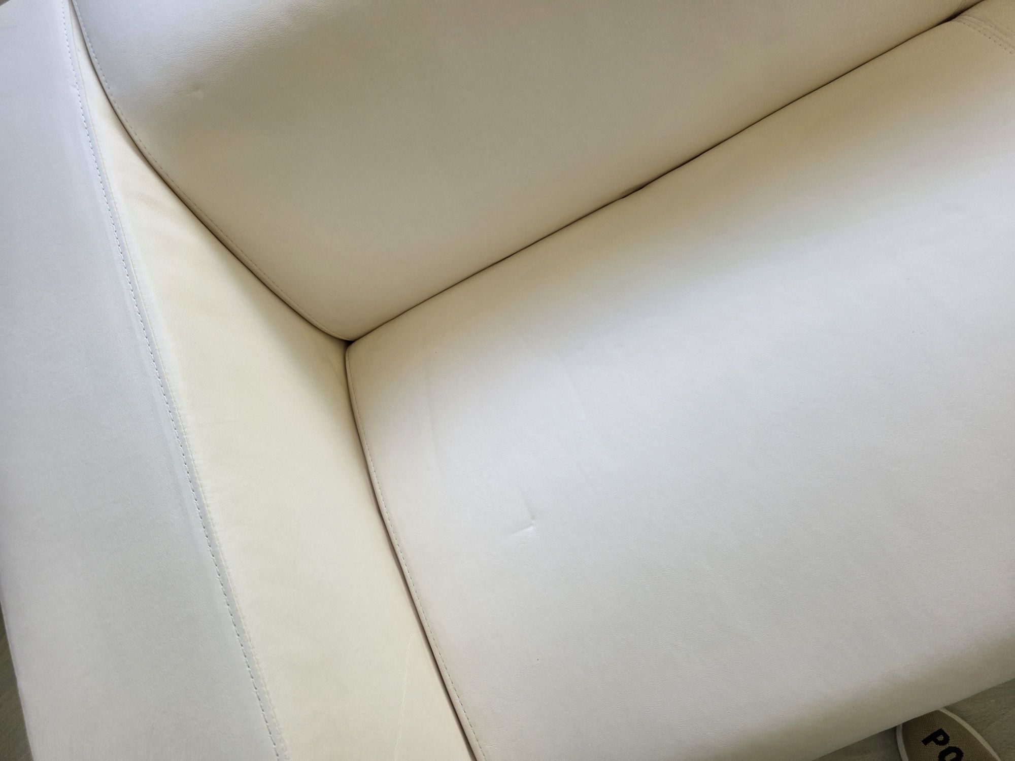 Sofá IKEA Pele Branco Klippan