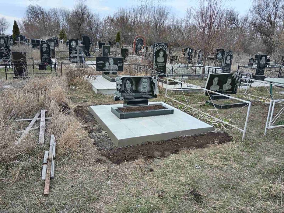 Гранітні памʼятники найкращі ціни