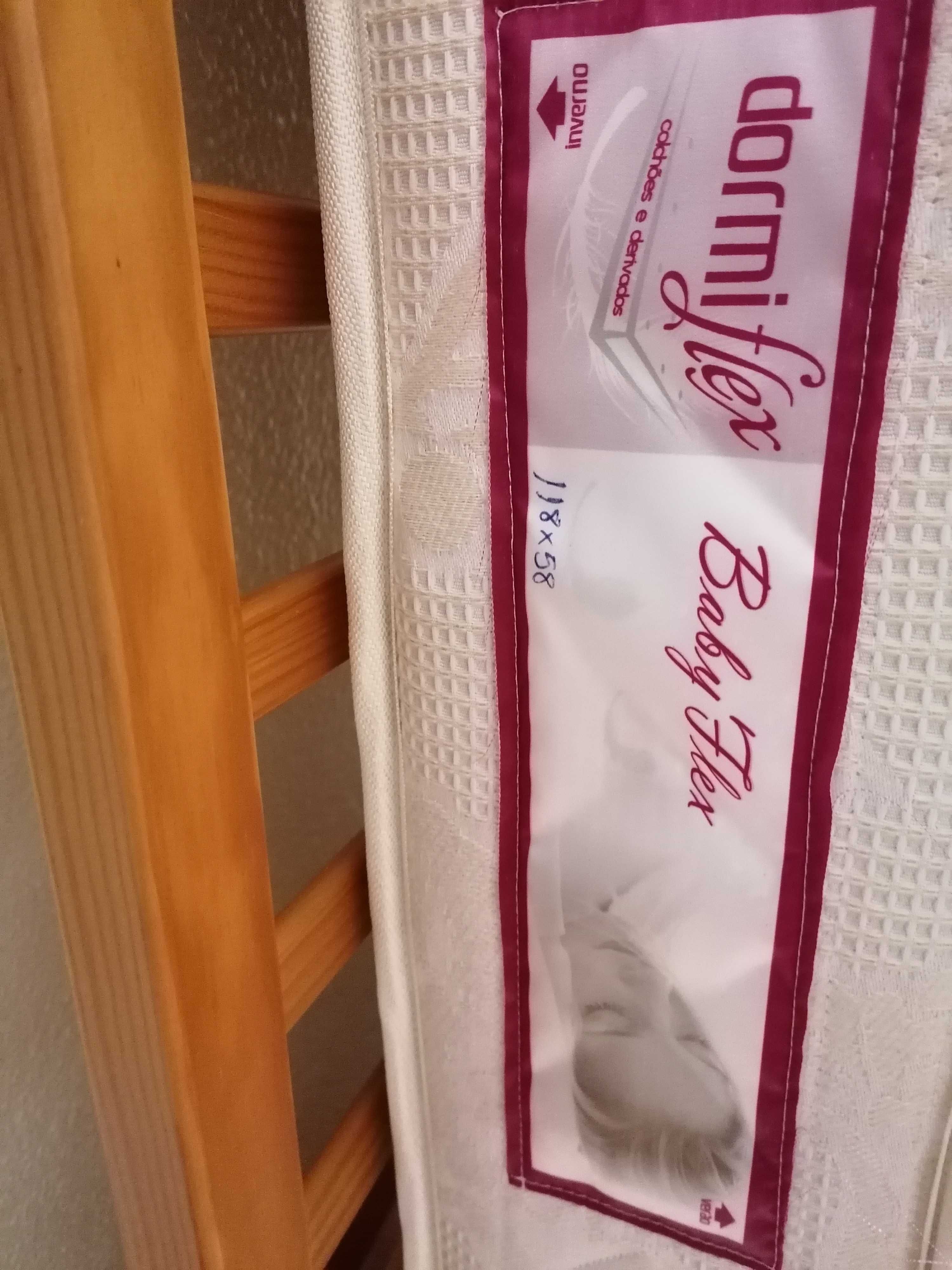 Cama de grades para bebé