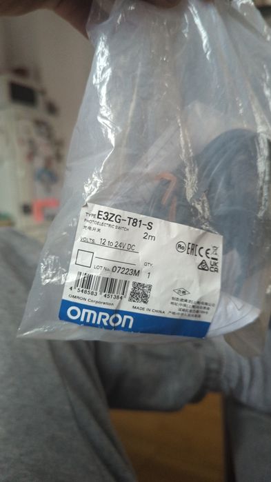 Czujnik optyczny OMRON E3Z-T81-S