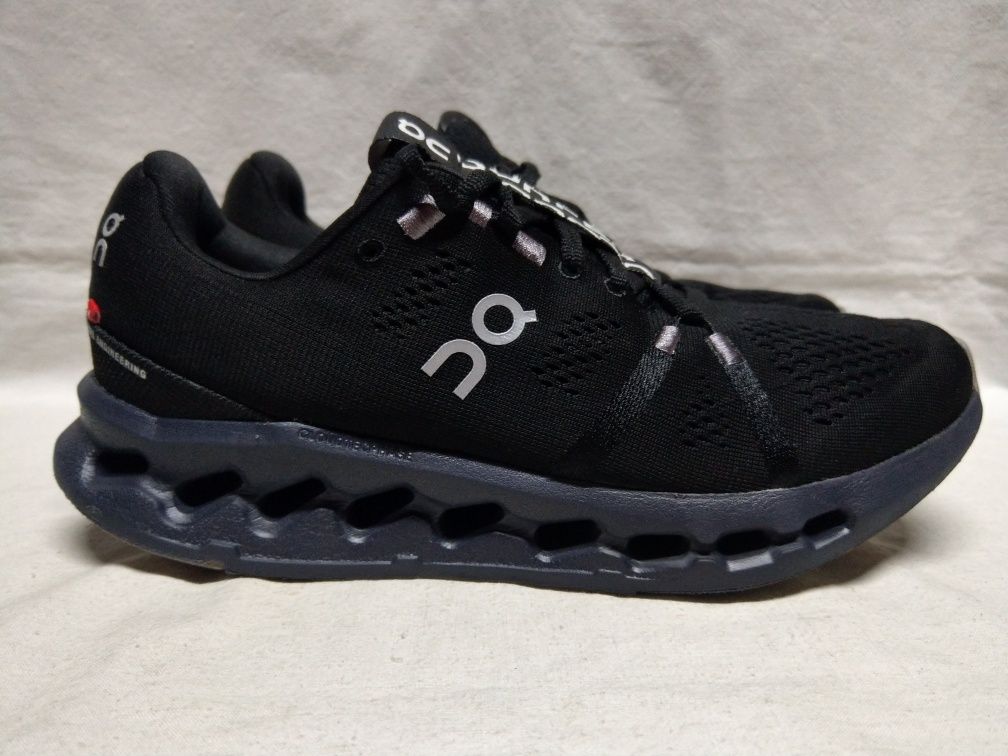 Buty Qc On Running Cloudsurfer 7 rozm. 39
