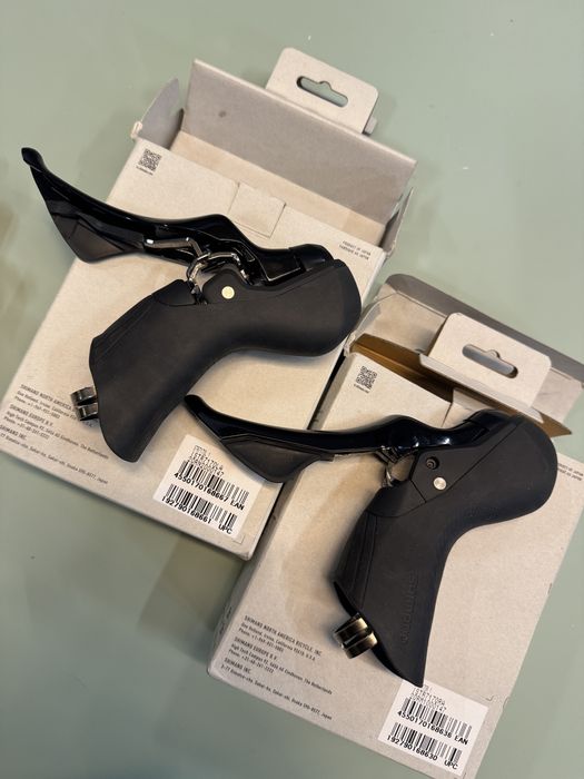 Klamkomanetki hydrauliczne Shimano 105 ST-R7120 2x12 J