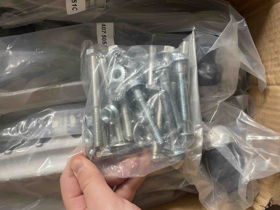 Нові передні ричаги для passat b5 ,audi a6