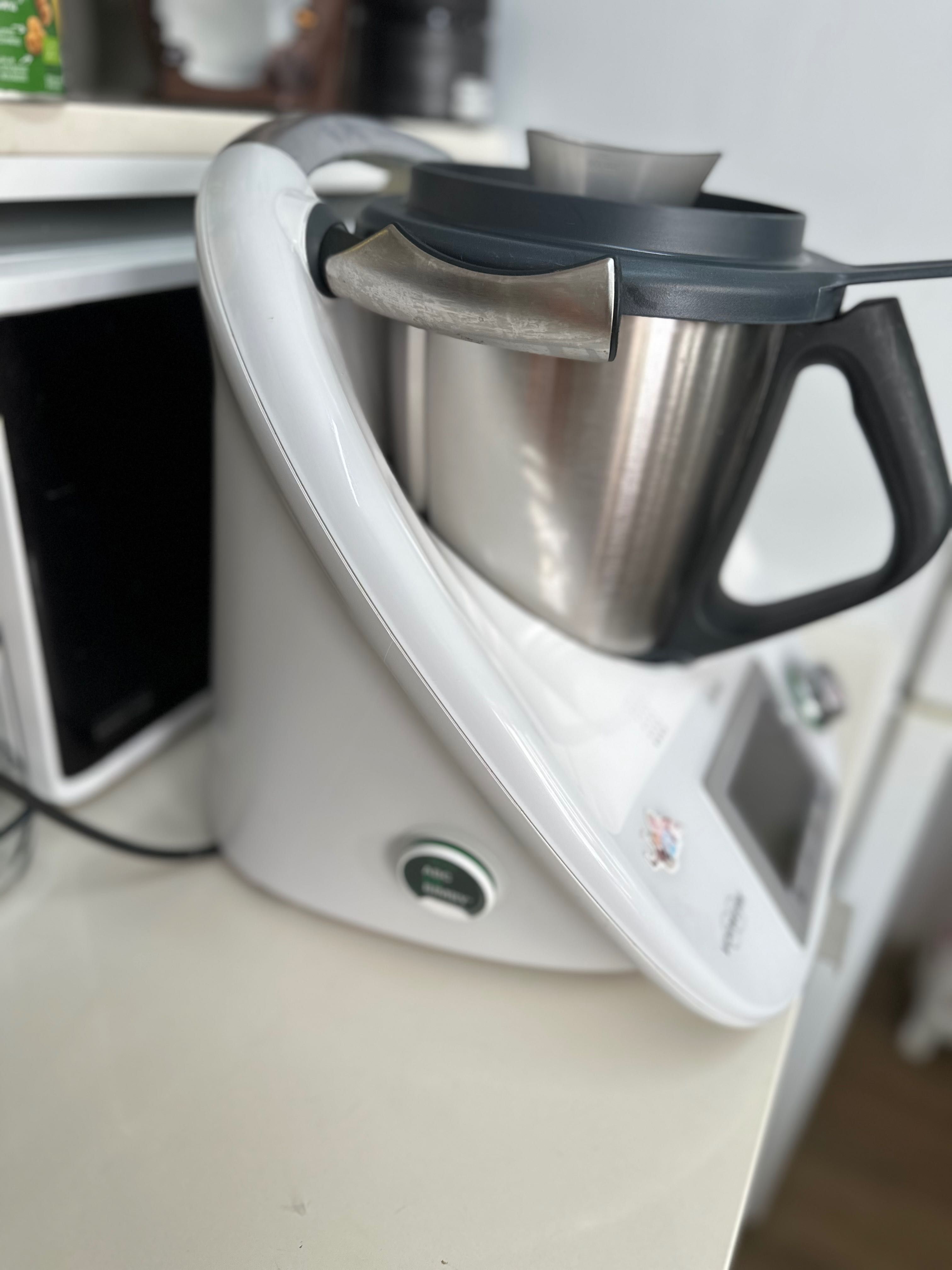 Vendo bimby TM5, super bem estimada