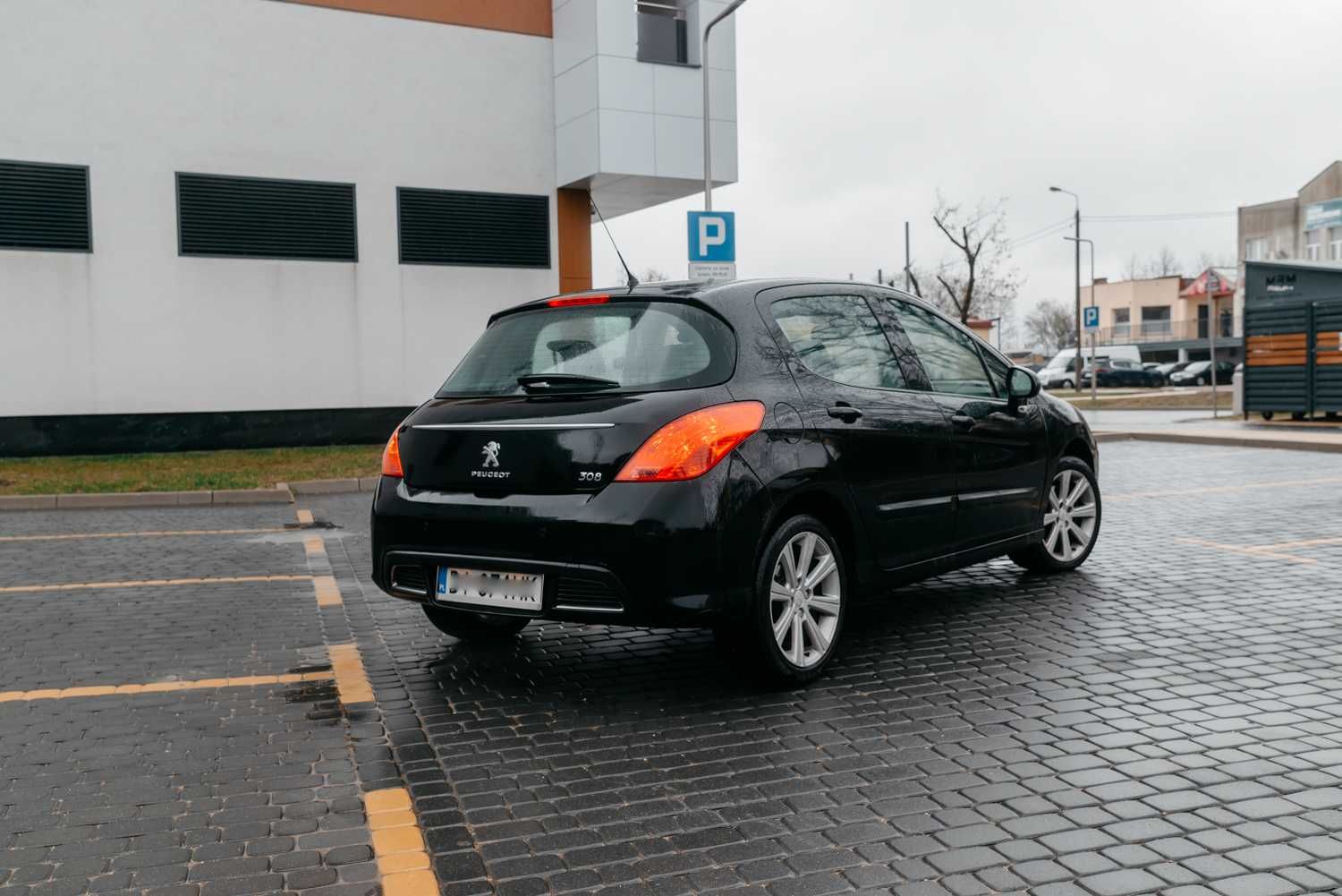 Peugeot 308 1.6 Hatchback 156 km Benzyna