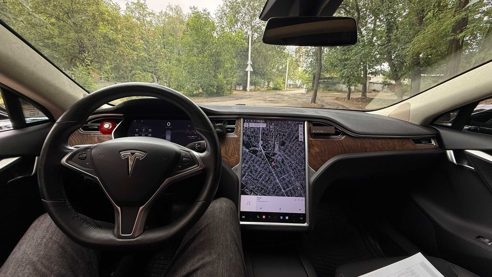 Tesla model s 90d dual motor Rest