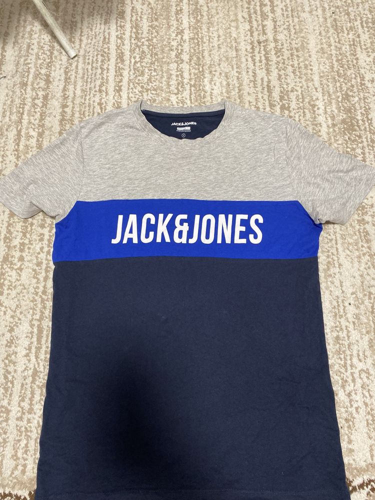 Продам фудболку чоловічу оригінальну jask & jones
