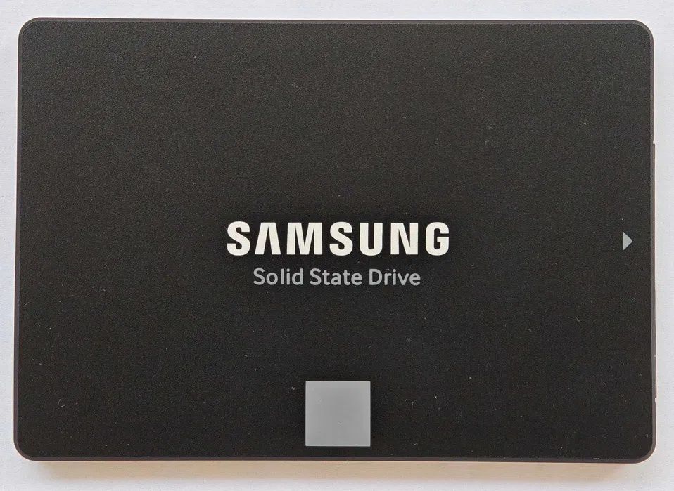 Samsung SSD 860 EVO 250 ГБ
