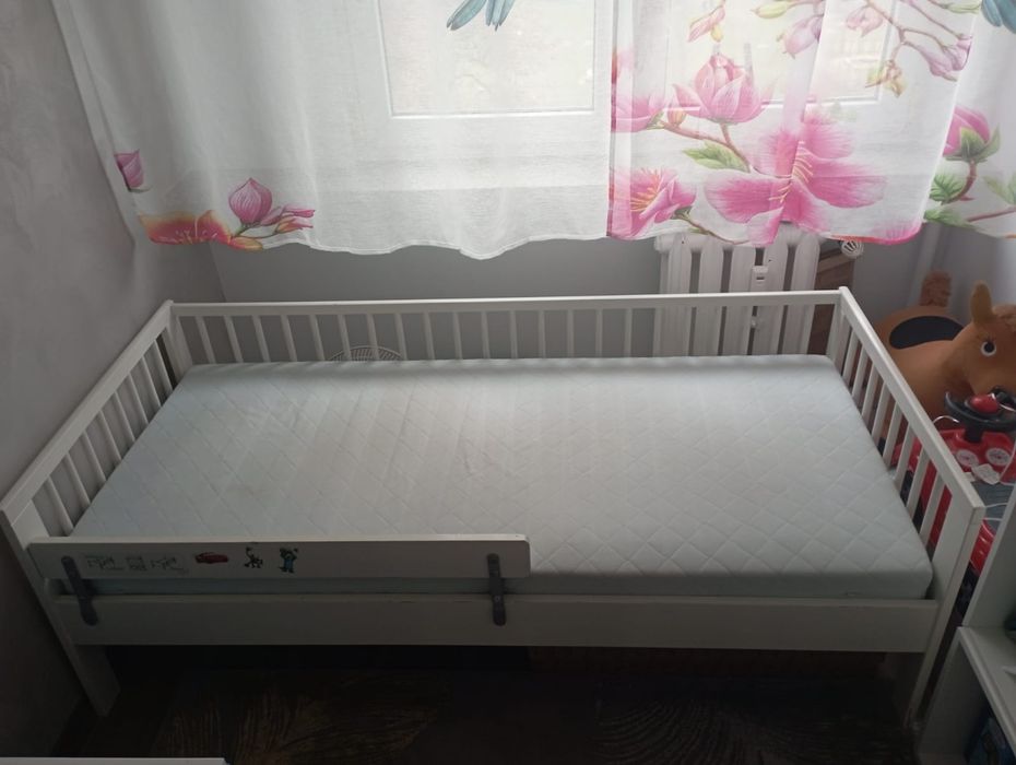 Biurko łózko krzesło dziecięce