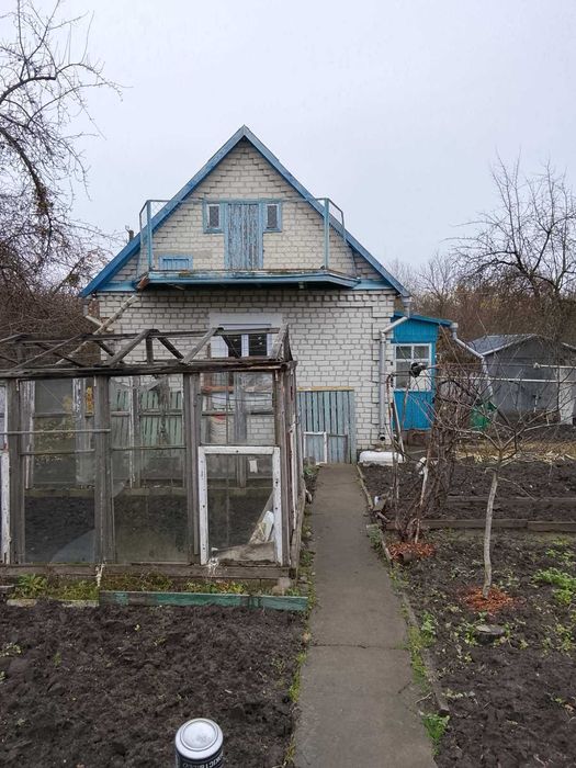 Продам дачу для постійного проживання в  Соколовському масиві.