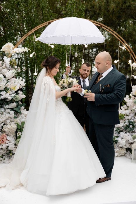 Дизайнерська весільна сукня