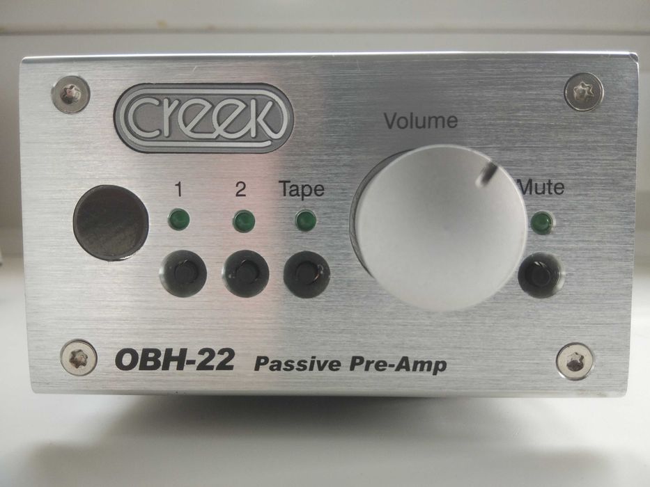 Przedwzmacniacz OBH 22 z pilotem.