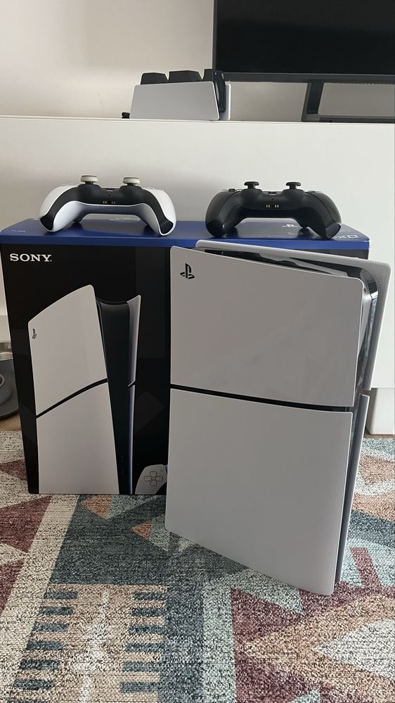 PS5 Digital com 2 Comandos e Carregador Originais